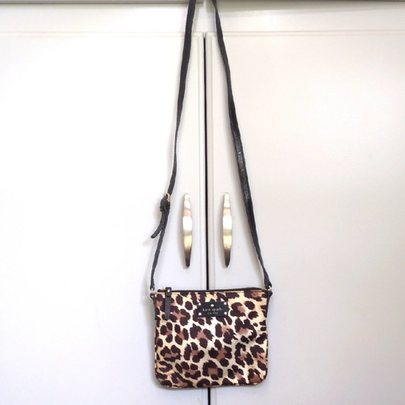 Kate Spade RARE Leopard Print Crossbody Bag STORYBOOK LINING! — EUC - Picture 1 of 7